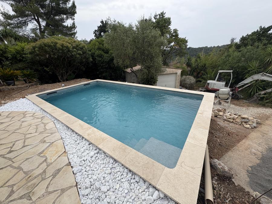 piscine en béton à Nice
