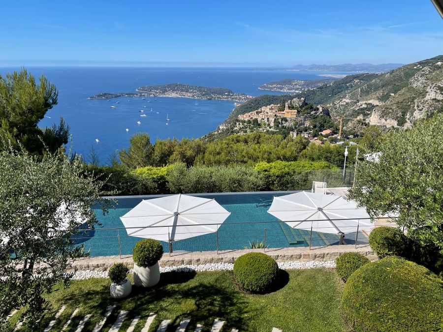 piscine à débordement vue sur St Jean cap Ferrat nice